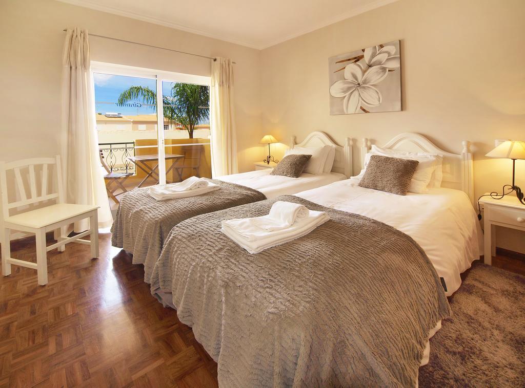 Giramar Apartamentos Turisticos Lagos Phòng bức ảnh